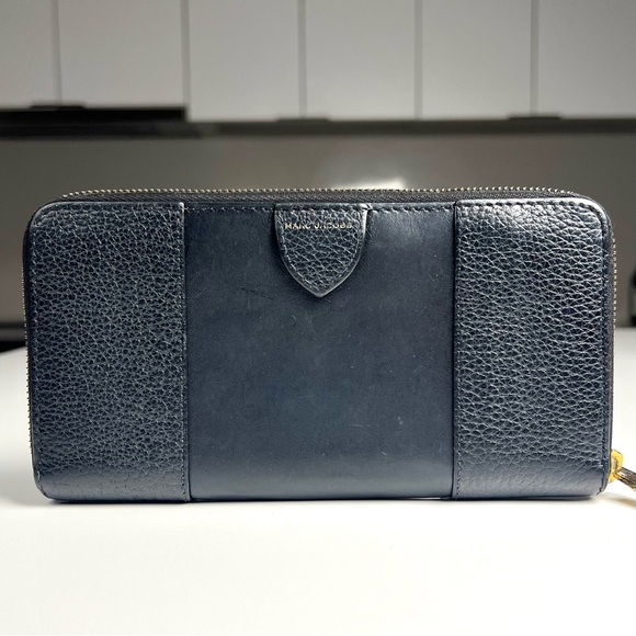 Marc Jacob’s Long Wallet - Picture 2 of 10